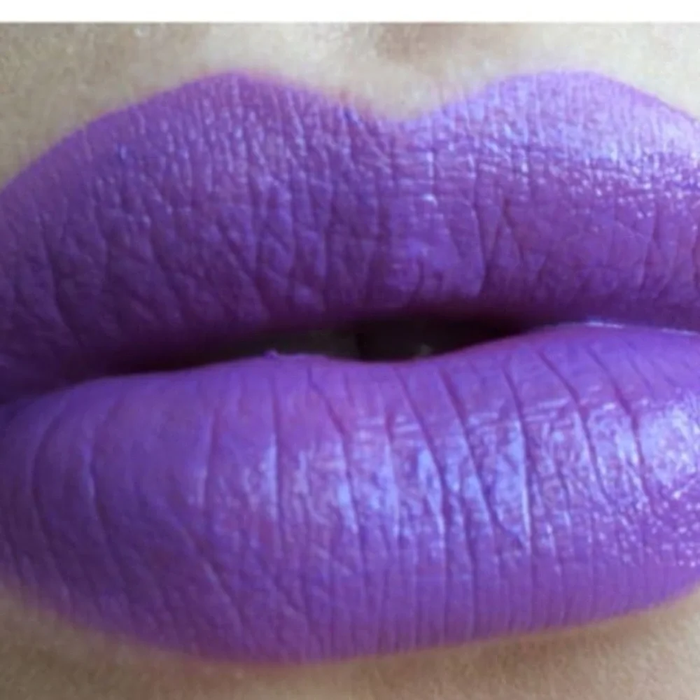 Revolution Amazing Lipstick in the shade 